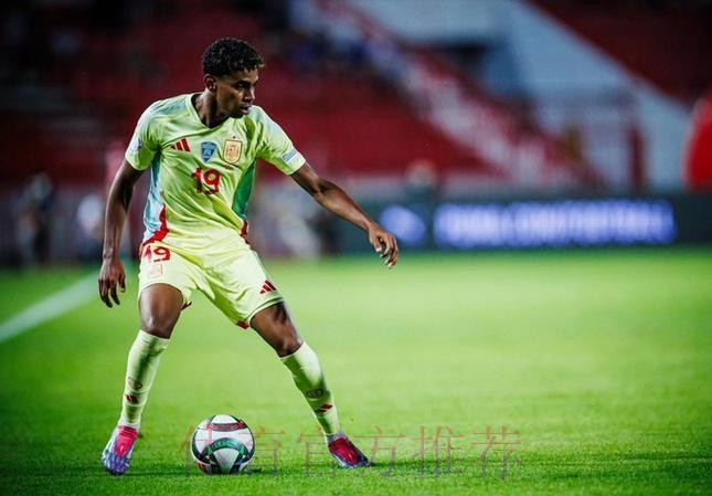 莱万脚踝仍未完全康复 但他希望出战国家德比